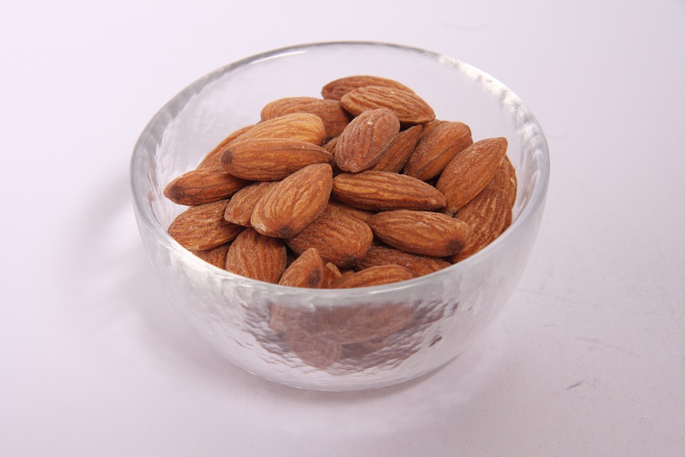 almonds-929401_960_720